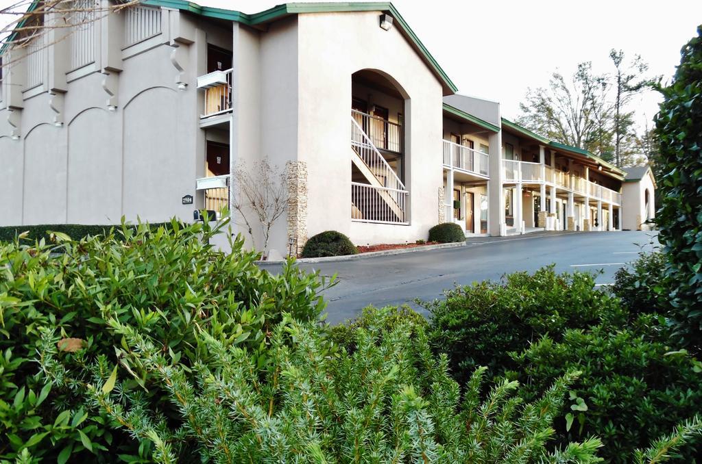 West Bank Inn Augusta Exterior photo