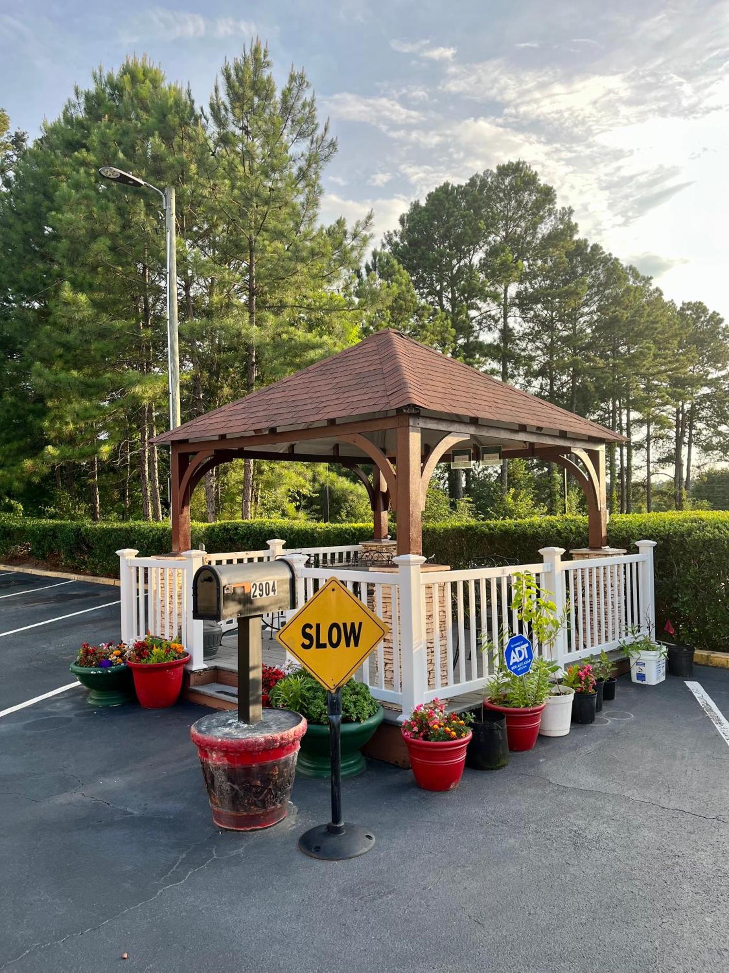 West Bank Inn Augusta Exterior photo